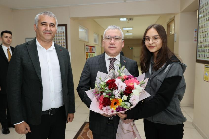 Sivas Valimiz Sayın YILMAZ ŞİMŞEK' in Okulumuza Ziyaretlerinden