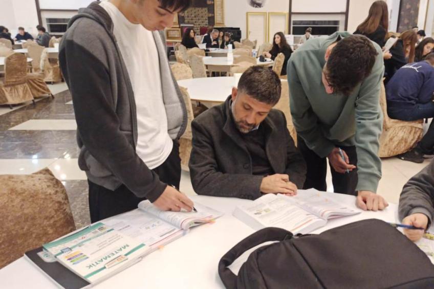 12.Sınıf Öğrencilerimizle Soru Çözümlerimize Son Sürat Devam Ediyoruz