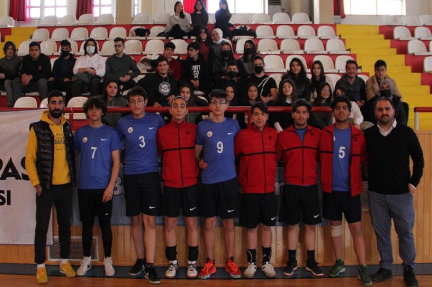Bir Madalya da Voleybol Takımımızdan